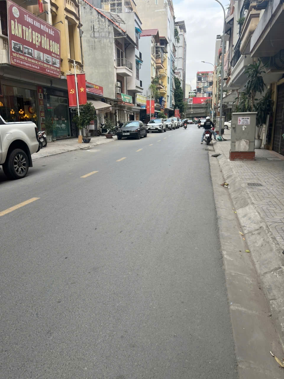 Nhà phố Nguyễn Xiển, Thanh Xuân 60m² giá 13.3 tỷ - Ô tô đỗ cổng, thang máy, full nội thất!