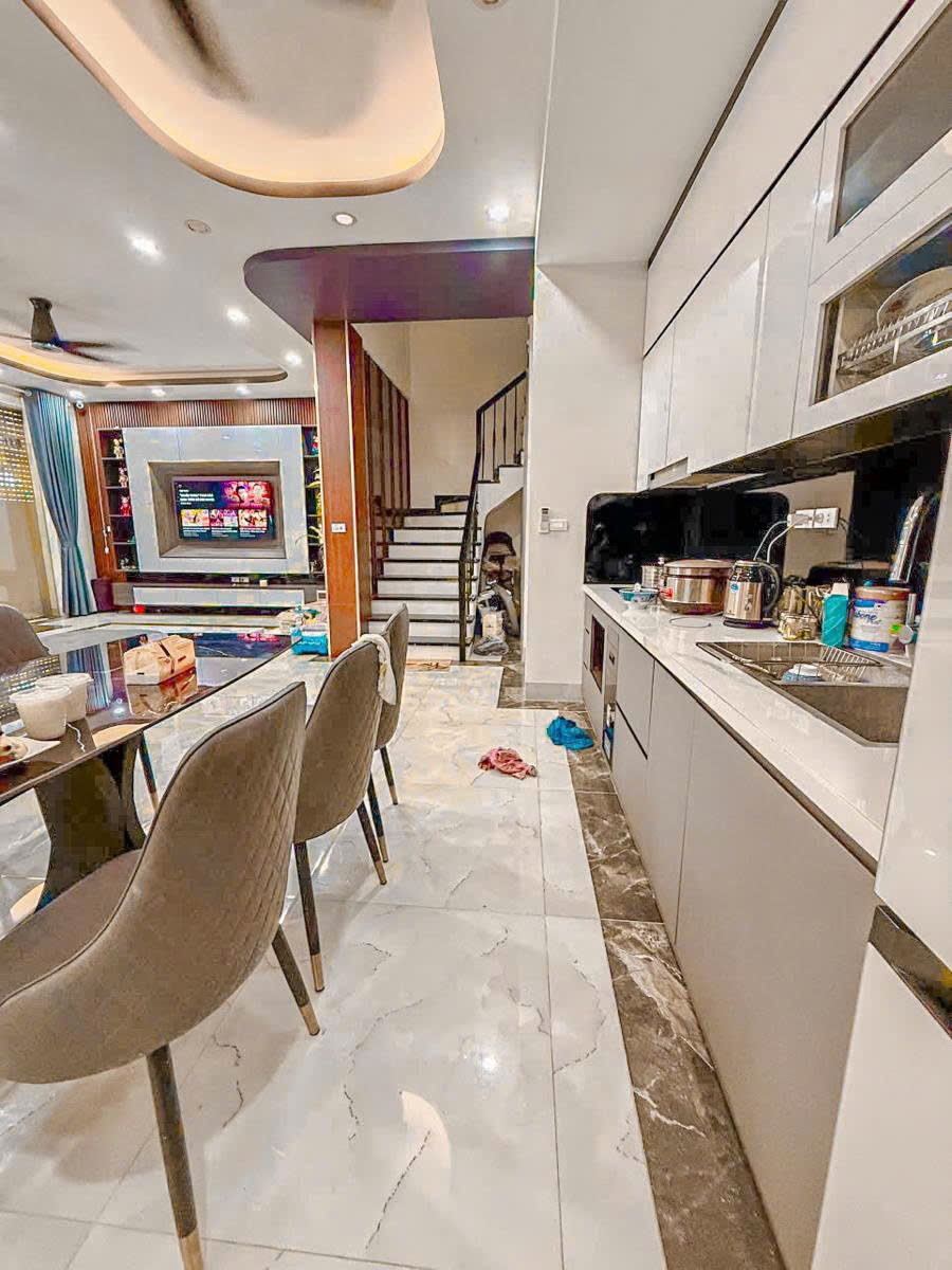 Nhà phố Tây Tựu, 73m² giá 13.2 tỷ - Ô tô đỗ cửa, lô góc, vị trí đẹp