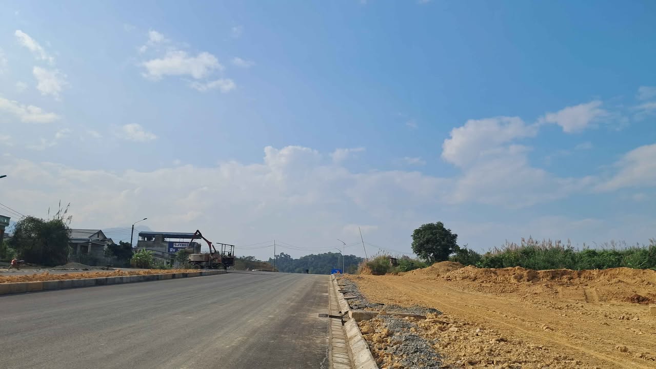 Đất mặt đường Kim Thành Ngòi Phát, Bát Xát 120m² giá 2.65 tỷ - Tiềm năng đầu tư lớn!