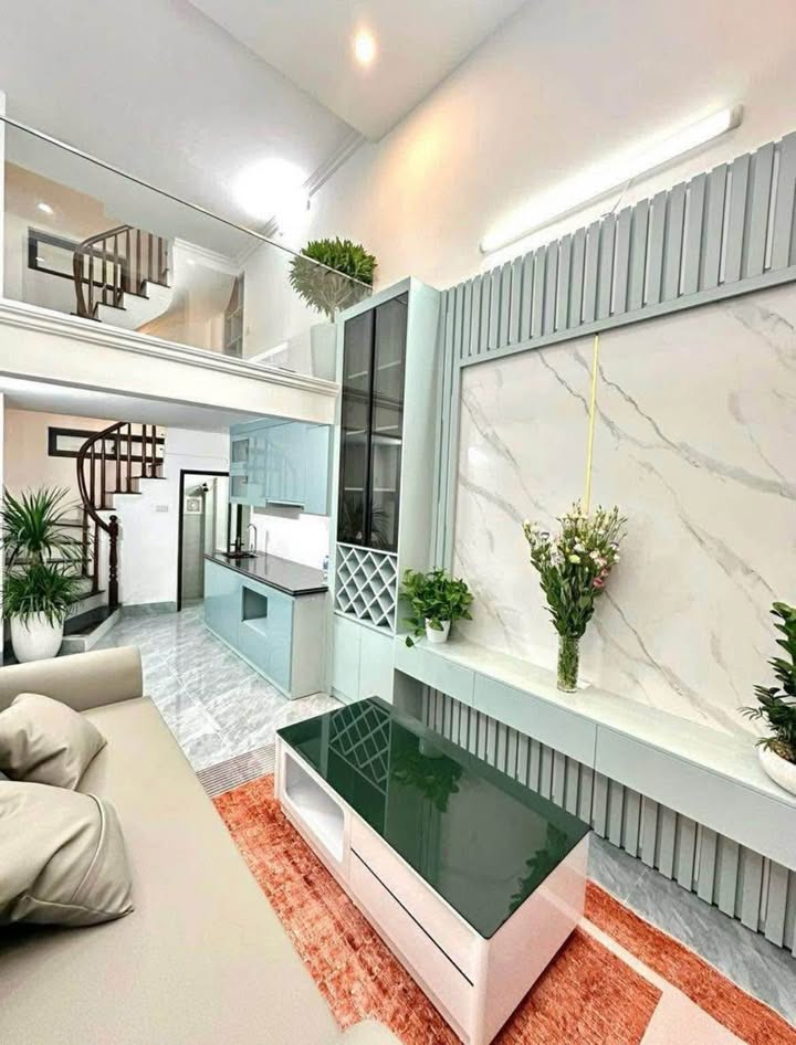 Nhà Kim Giang 25m² 5 tầng giá 4.5 tỷ - Sổ đỏ vuông vắn, sẵn sàng vào ở!
