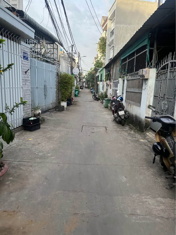 Nhà 3 tầng Phước Long B 86m² giá 6 tỷ - Hẻm thông, tiện ích đầy đủ!