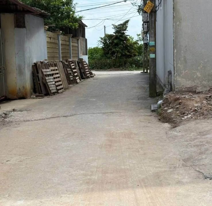 Nhà 3 Tầng Quế Võ, Bắc Ninh 76m² giá 2 tỷ - Đường ô tô tận nhà!