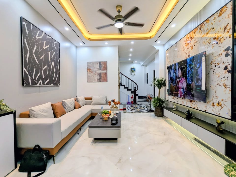 Nhà đẹp lô góc Mai Động, Hoàng Mai 34m² giá 14.5 tỷ - Sẵn sàng vào ở!