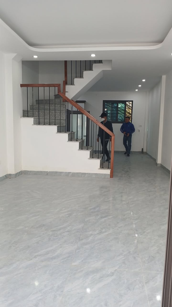 Nhà riêng Định Công Thượng 30m² giá 3.2 tỷ - Gần trường, chợ tiện lợi!