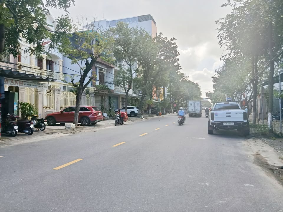 Bán nhà mặt đường Nguyễn Hữu Dật, Đà Nẵng 113m² giá 12 tỷ - Kinh doanh sầm uất!