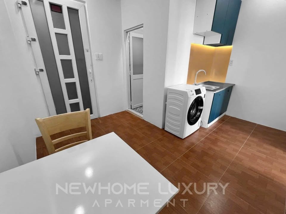 Căn hộ cho thuê mặt tiền Đào Duy Anh, Phú Nhuận - Tiện nghi đầy đủ, giá thỏa thuận!