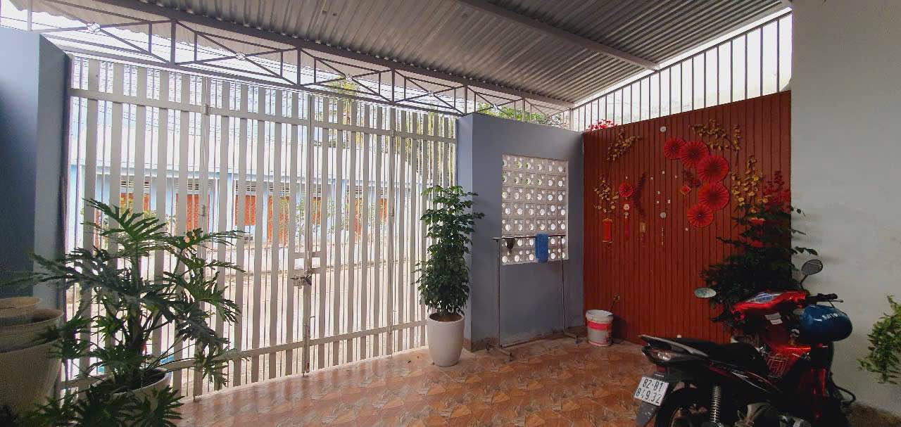 Nhà phố đường Lê Hữu Trác, Thắng Lợi, Kon Tum 102m² giá 2.3 tỷ - Hướng Đông Nam, thổ cư 100%!