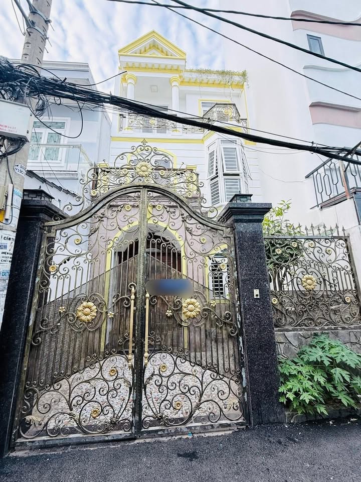 Biệt thự đường Nguyễn Văn Khối, Gò Vấp 103m² giá 12.8 tỷ - Sẵn sàng vào ở với nội thất cao cấp!