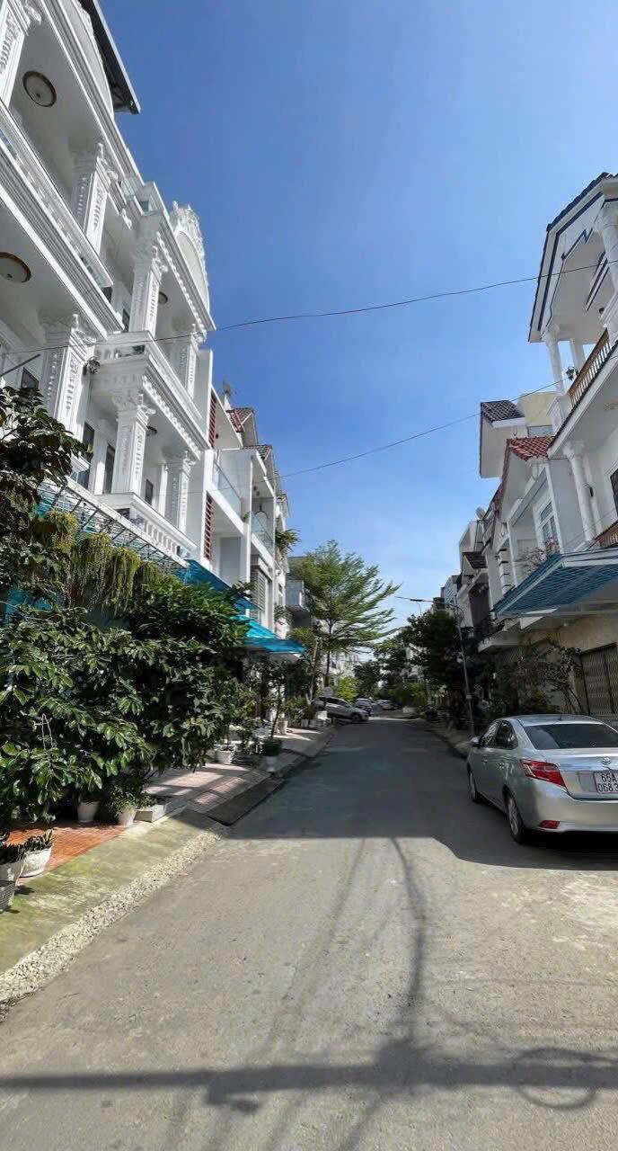 Nhà liền kề 216m² tại KDC Hưng Phú, Cần Thơ - Giá chỉ 14.5 tỷ!