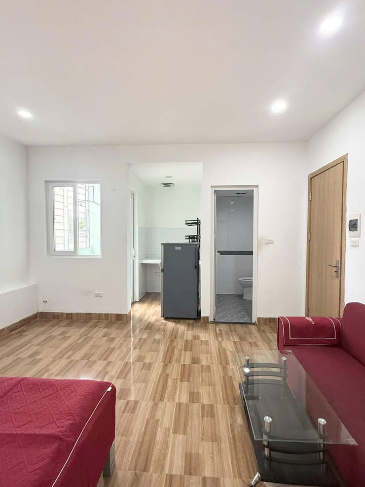 Phòng cho thuê tại Cầu Giấy 30m² giá 5.2 triệu - Không gian thoáng đãng, nội thất đầy đủ!