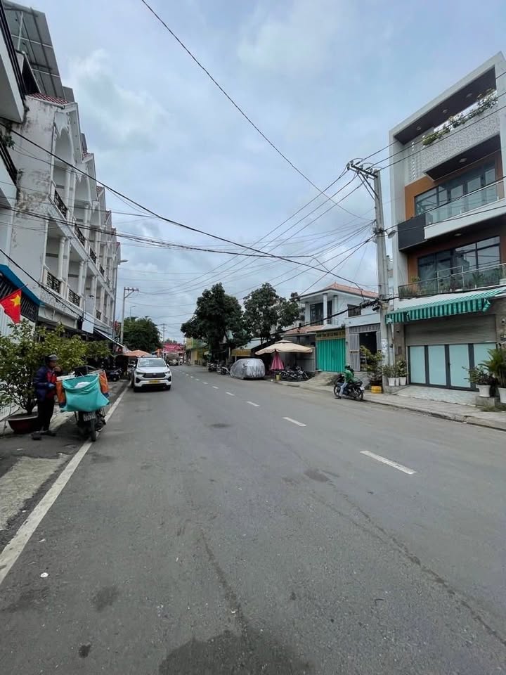 Nhà 1 trệt 1 lầu quận 7, diện tích 25m² giá chỉ 850 triệu - Sẵn sàng vào ở!