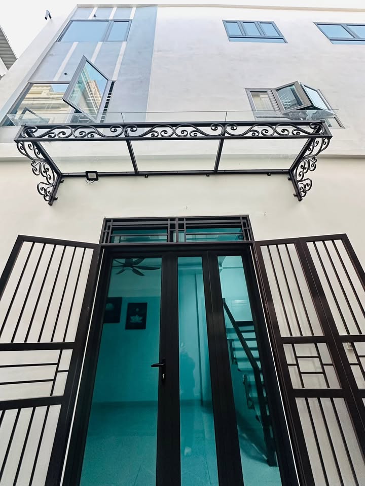 Nhà 3 tầng lô góc phường Ngọc Châu, TP Hải Dương 40m² giá 2.5 tỷ - Tiện ích đầy đủ, sẵn sàng vào ở!