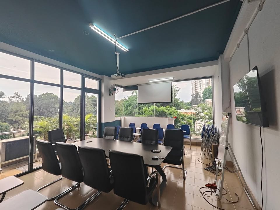 Cho thuê văn phòng LÔ GÓC tại Khuất Duy Tiến 55-95m² chỉ từ 8 triệu/tháng - Cơ hội không thể bỏ lỡ!