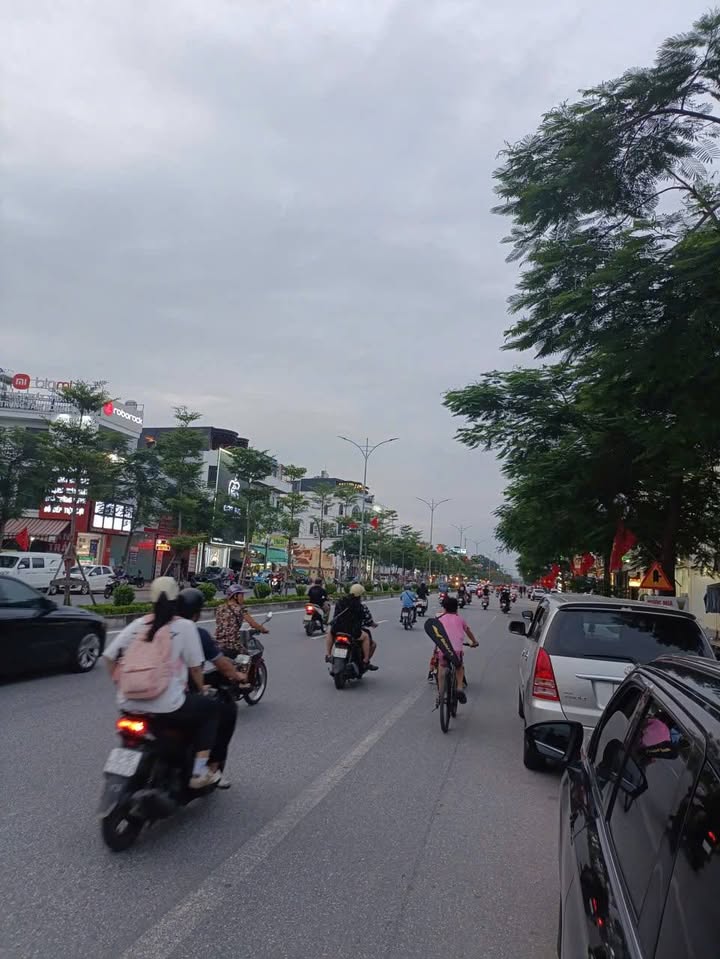 Nhà cho thuê mặt ngõ Hồ Sen Hải Phòng 60m² giá 4.5 triệu - Xây mới, ô tô đỗ sát nhà!