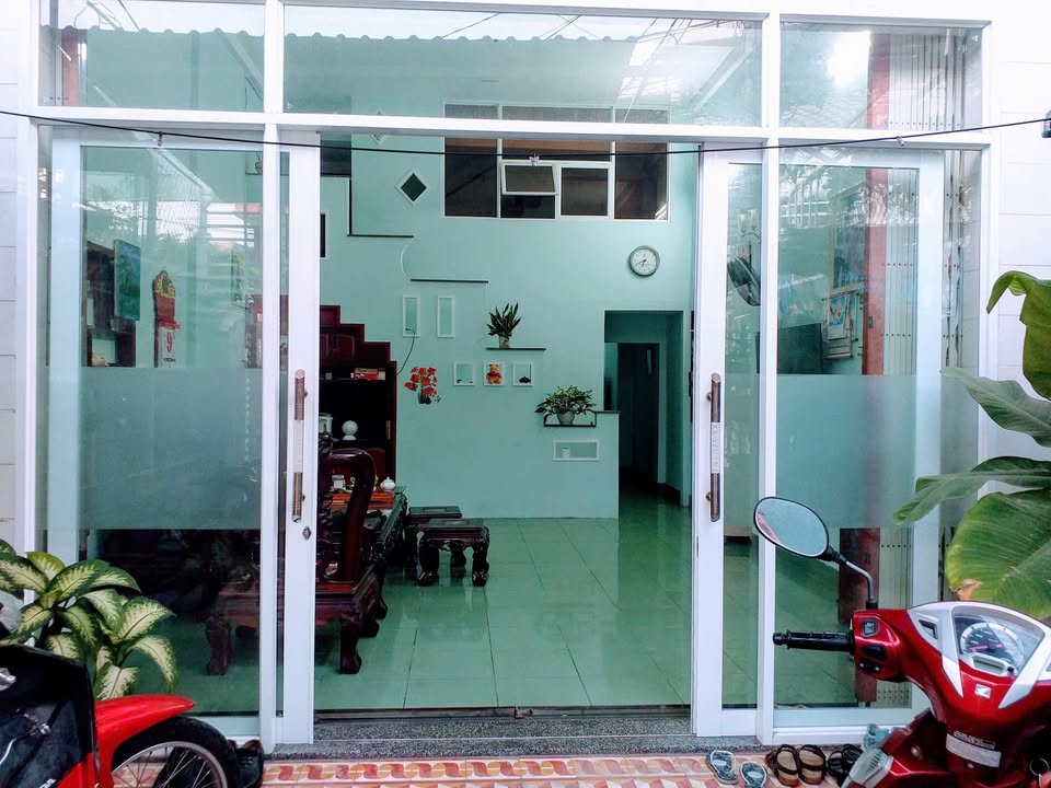 Nhà phố Nguyễn Văn Cừ Quy Nhơn 80m² giá 4.36 tỷ - Sổ đỏ chính chủ, gần trường học!