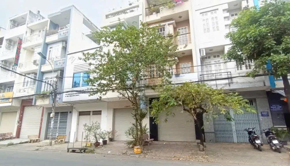 Nhà nguyên căn mặt tiền 20m khu Tên Lửa - Bình Trị Đông B - 4 phòng ngủ - Full nội thất