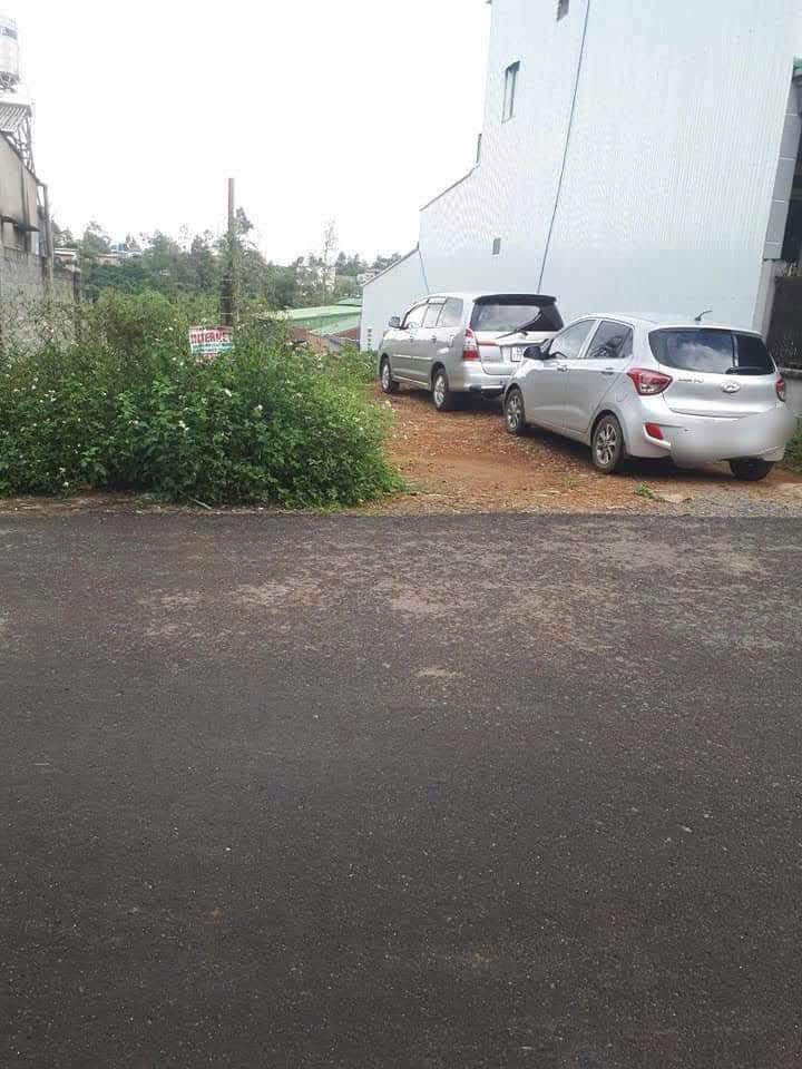 Đất nghỉ dưỡng Bảo Lộc 1000m² giá chỉ 4.7 tỷ - Sổ đỏ chính chủ, thương lượng trực tiếp!