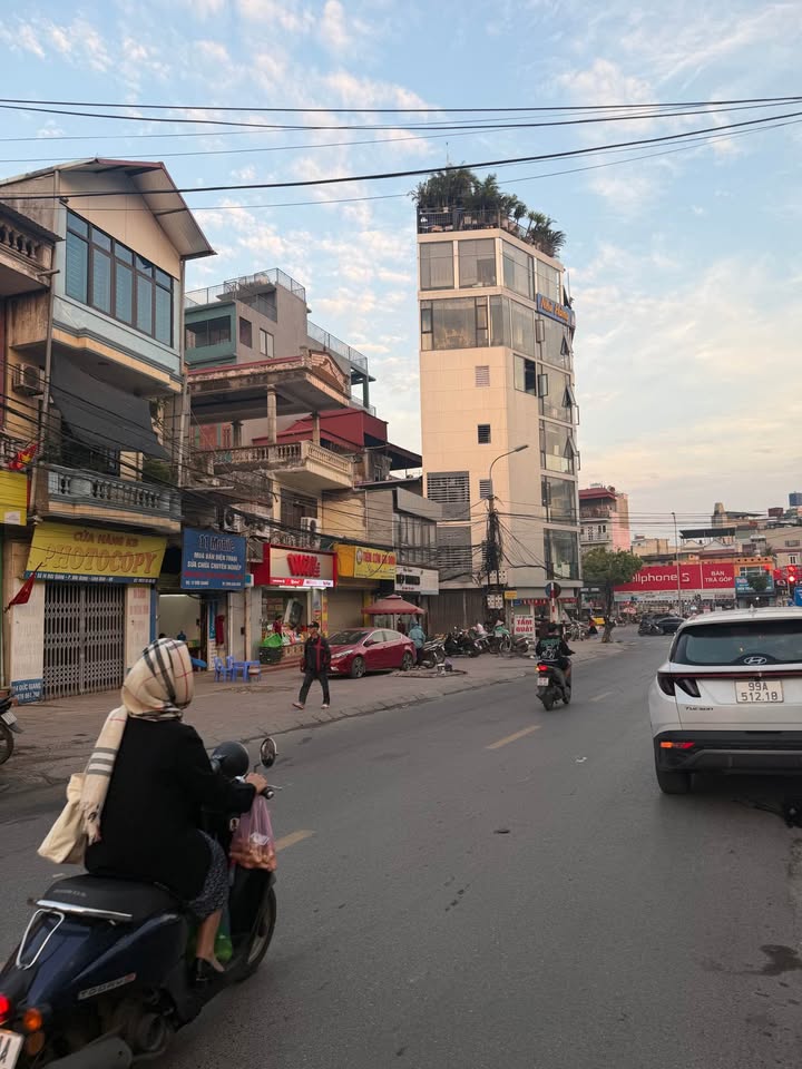 Bán FrontHouse Thượng Thanh Long Biên 68m² giá 8 tỷ - Mặt ngõ chợ kinh doanh sầm uất!