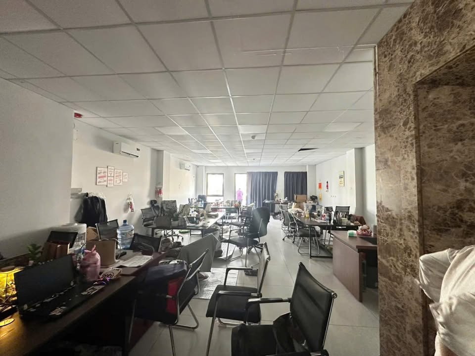 Văn phòng cho thuê KĐT Vạn Phúc Thủ Đức - Giá từ 11 triệu/tháng, sẵn sàng hoạt động!