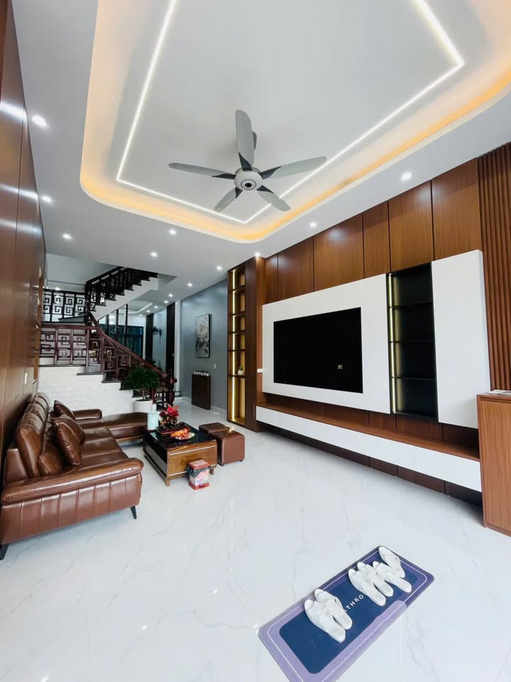 Nhà 4 tầng KĐT Kỳ Bá, Thái Bình 70m² - Cực hiếm, mở văn phòng ngay!