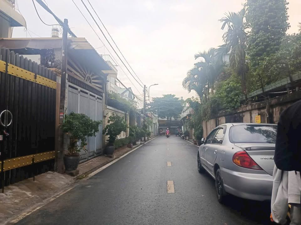 Nhà mặt tiền hẻm Đỗ Xuân Hợp, Q9 - 90m² giá 9 tỷ - Cơ hội đầu tư hấp dẫn!