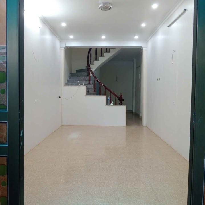 Nhà 2 tầng Vị Xuyên 64m² giá 2.85 tỷ - Ngõ ô tô tải thông thoáng!