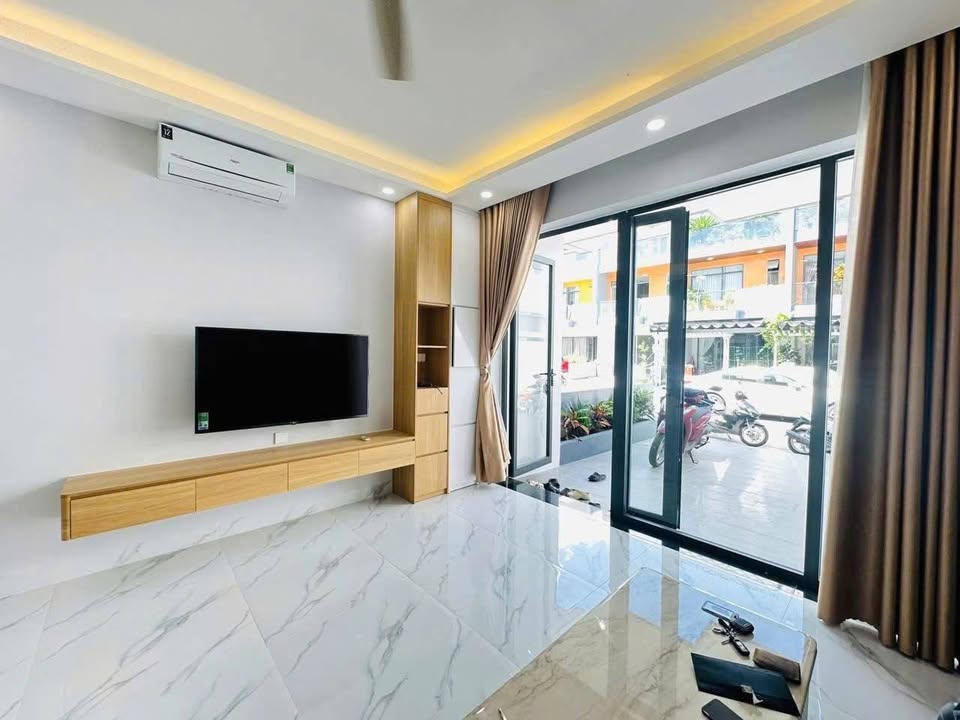 Nhà phố The Capella Vĩnh Thái Nha Trang 100m² giá 8.2 tỷ - Bàn giao nội thất đầy đủ!