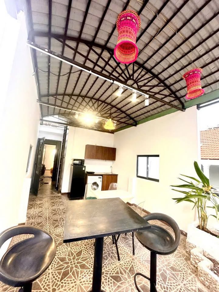 Căn hộ 1 phòng ngủ quận 10 giá thỏa thuận - Full nội thất cao cấp, tiện nghi hiện đại!