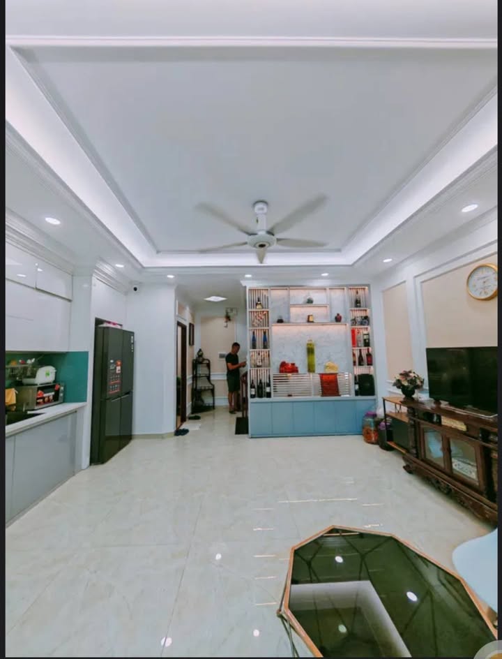 Nhà riêng Doãn Kế Thiện, Cầu Giấy 36m² giá 11.8 tỷ - Ô tô đỗ cửa, siêu thoáng mát!