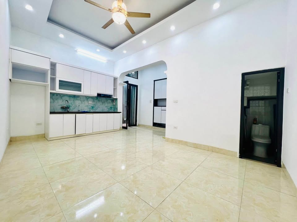 Nhà đẹp Trần Khát Chân 33m² giá 6.38 tỷ - Sẵn sàng vào ở ngay!