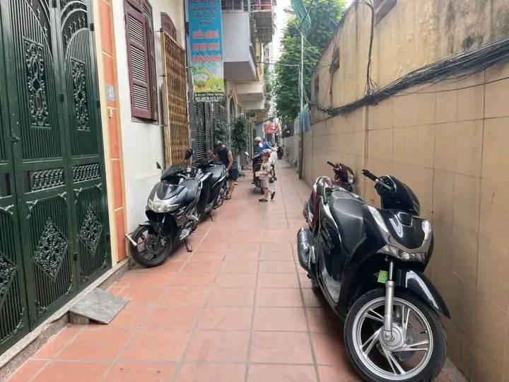 Nhà phố Trần Hòa, Định Công, Hoàng Mai 48m² giá 9 tỷ - Sổ đỏ chính chủ, thiết kế 4 tầng tiện nghi!