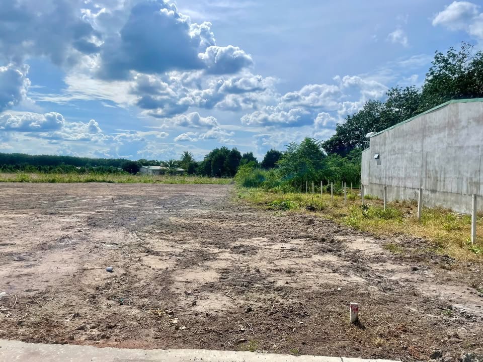 Đất nền xã Minh Thắng 1000m² giá 890 triệu - Kinh doanh ngay tại cổng trường!