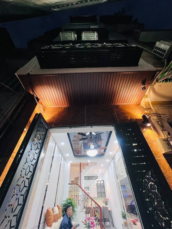 Nhà phố Ngọc Khánh 39m² giá 9 tỷ - Sẵn sàng đón Tết ngay!