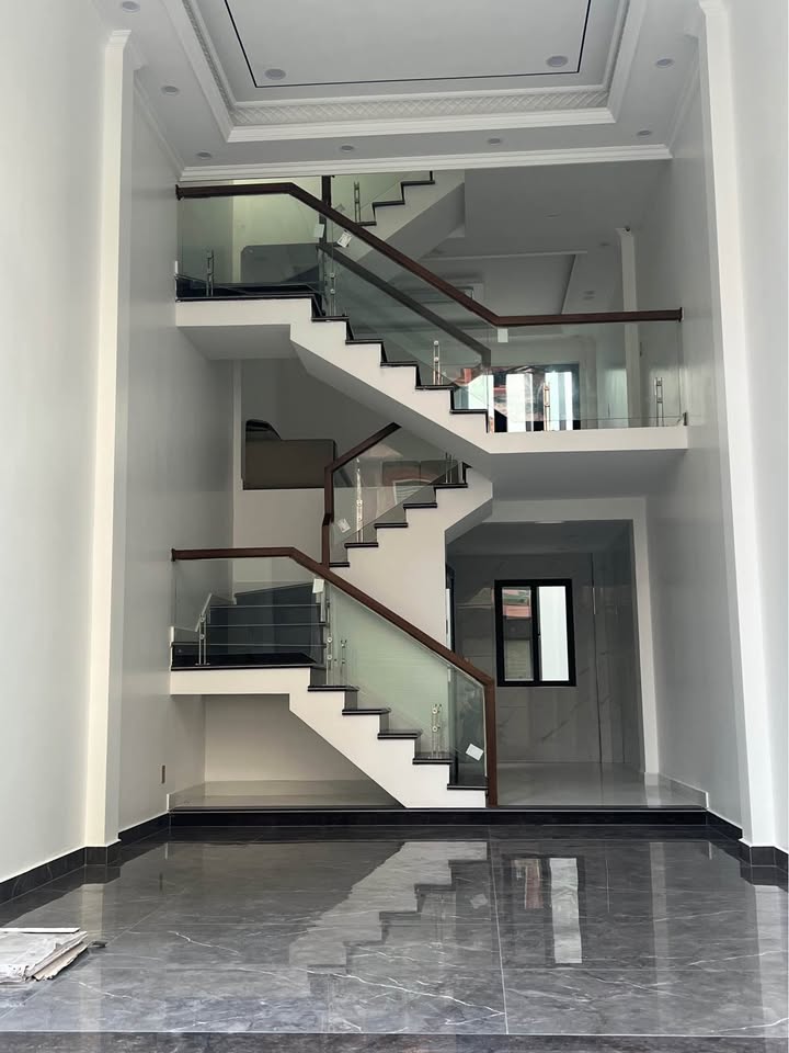 Nhà 4.5 tầng mới xây tại Vĩnh Niệm, 48m² giá 5.35 tỷ - Ô tô đỗ cửa, vào ở ngay!