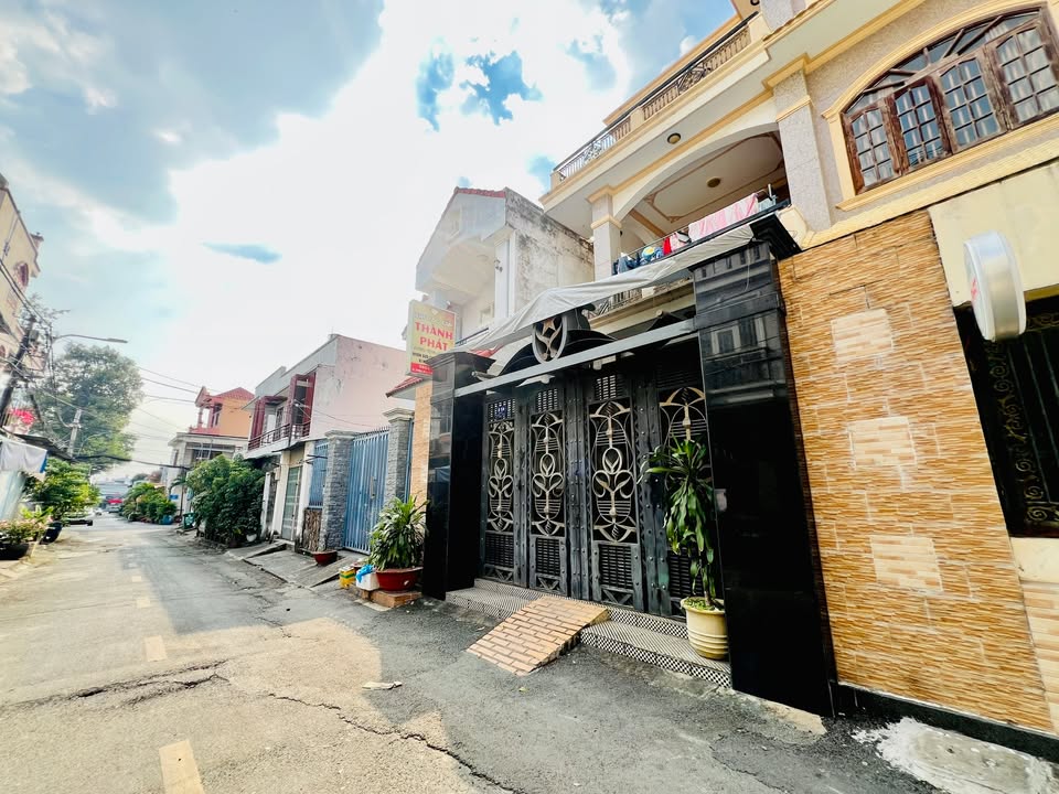 Nhà 3 tầng mặt tiền đường Võ Văn Ngân, Bình Thọ 176m² giá 18 tỷ - Cơ hội đầu tư hấp dẫn!
