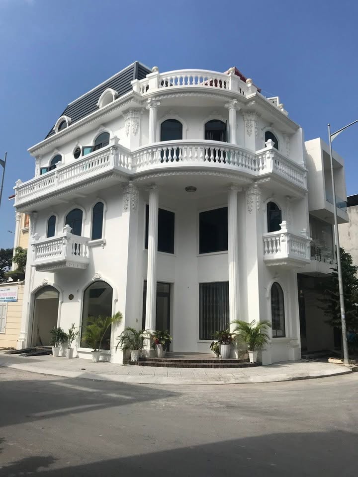 Nhà lô góc cho thuê tại Vinhome Thượng Lý 70m² giá 18 triệu - Nội thất Tân cổ điển sang trọng!