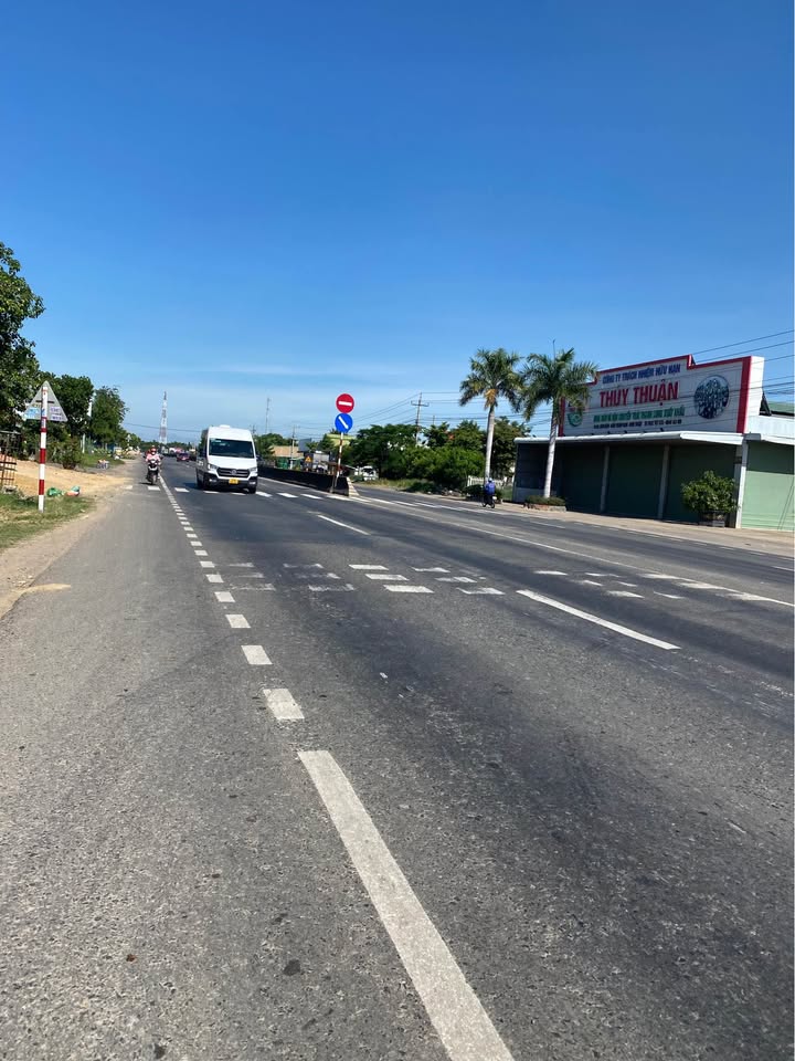 Đất mặt tiền Quốc Lộ 1A Hàm Kiệm 1400m² giá 4 tỷ - Đầu tư sinh lời ngay!