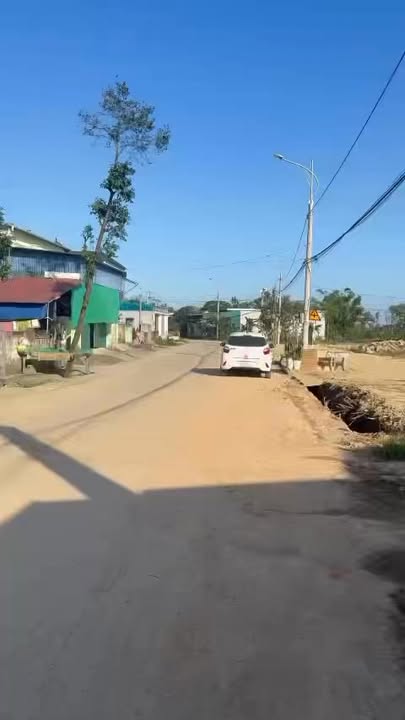 Đất nền đường Hoàng Xuân Hãn, phường Sông Trí, 200m² giá 2 tỷ - Phù hợp xây nhà vườn