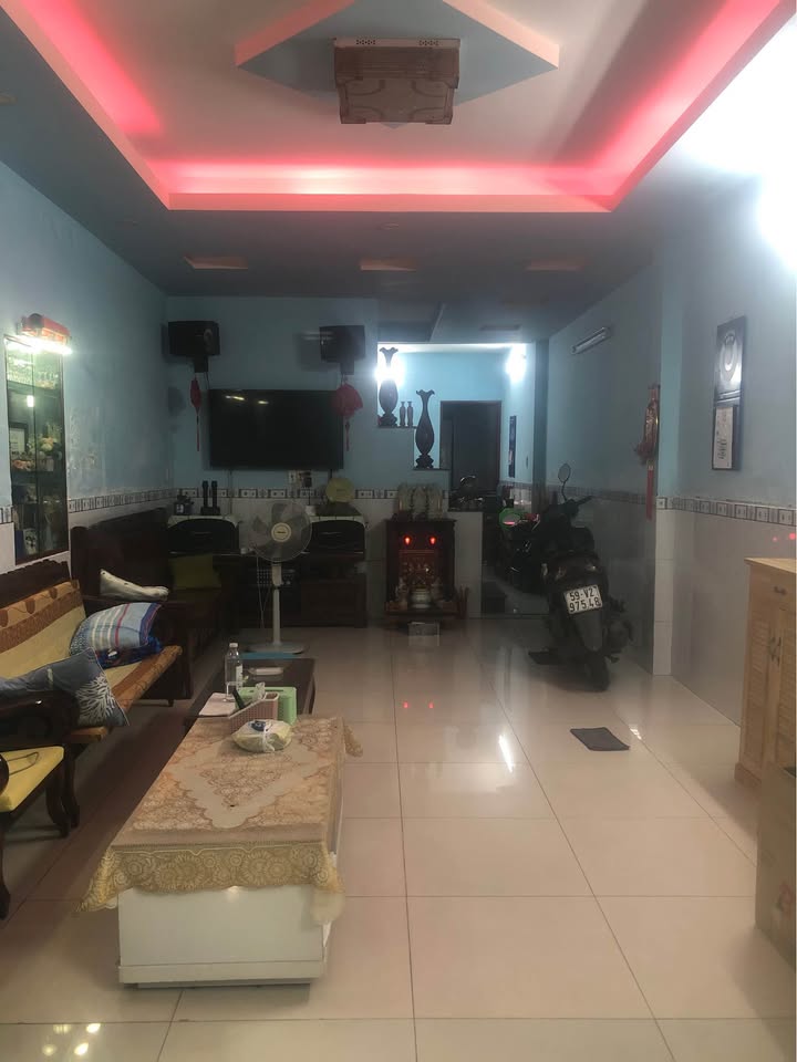 Nhà bán Vĩnh Lộc A 68m² giá 2.25 tỷ - Sổ đỏ chính chủ, nở hậu đẹp!