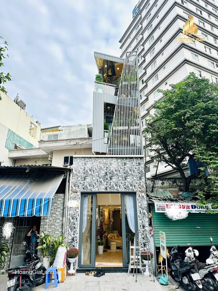 Nhà mặt tiền kinh doanh Nguyên Hồng, Gò Vấp 45m² giá 11.79 tỷ - Vị trí đắc địa, thuận tiện kinh doanh!