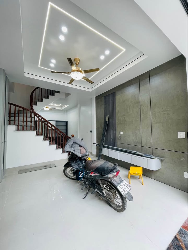 Nhà 4 tầng phường Quang Trung 40m² giá 2 tỷ - Sổ đỏ chính chủ, hoàn thiện ngay!