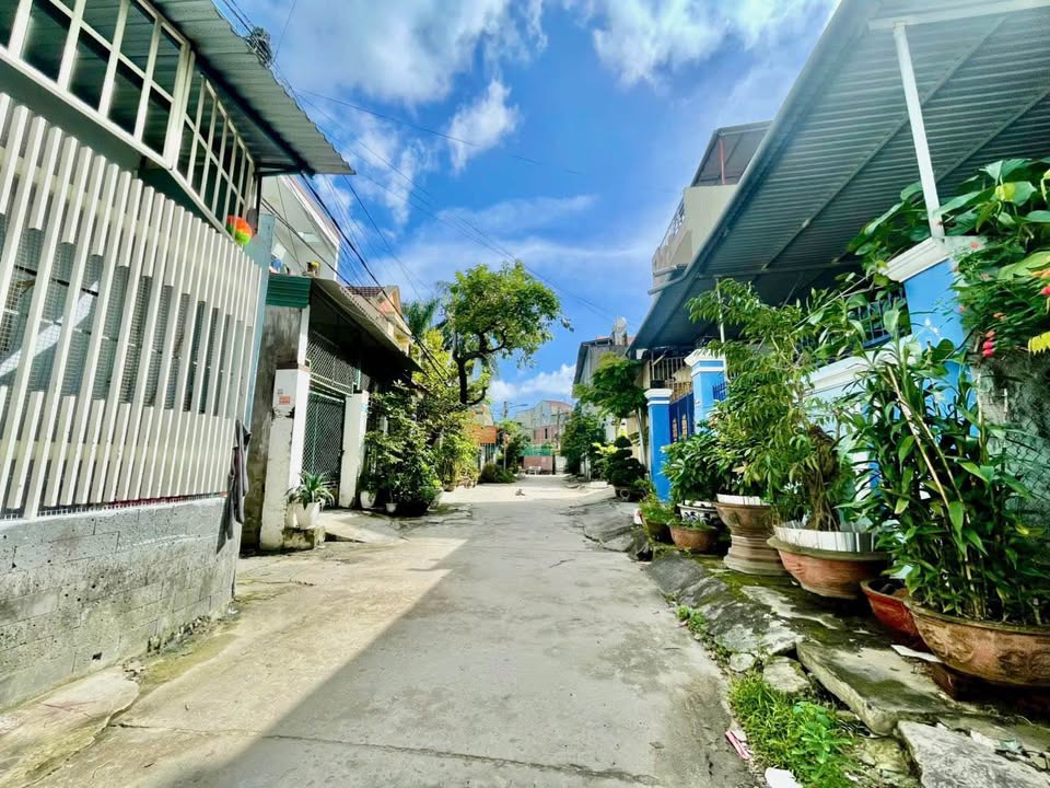 Đất hẻm Trần Hưng Đạo, Quảng Ngãi 98m² giá 1.9 tỷ - Vị trí trung tâm tiện lợi!