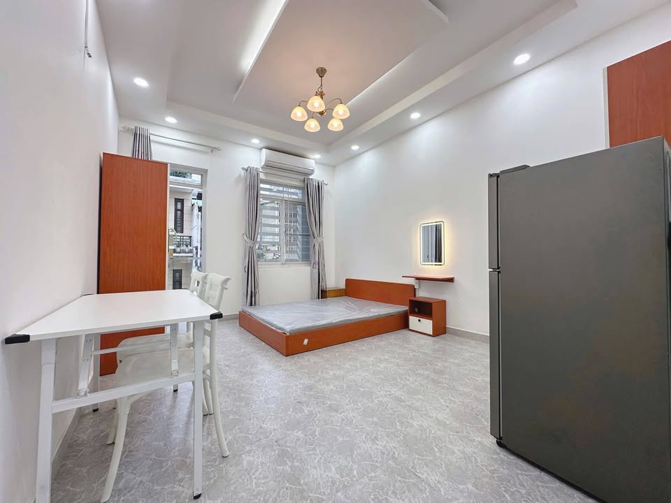 Studio ban công 35m² tại Cao Thắng, Quận 3 - Full nội thất siêu rộng, gần chợ Bàn Cờ!