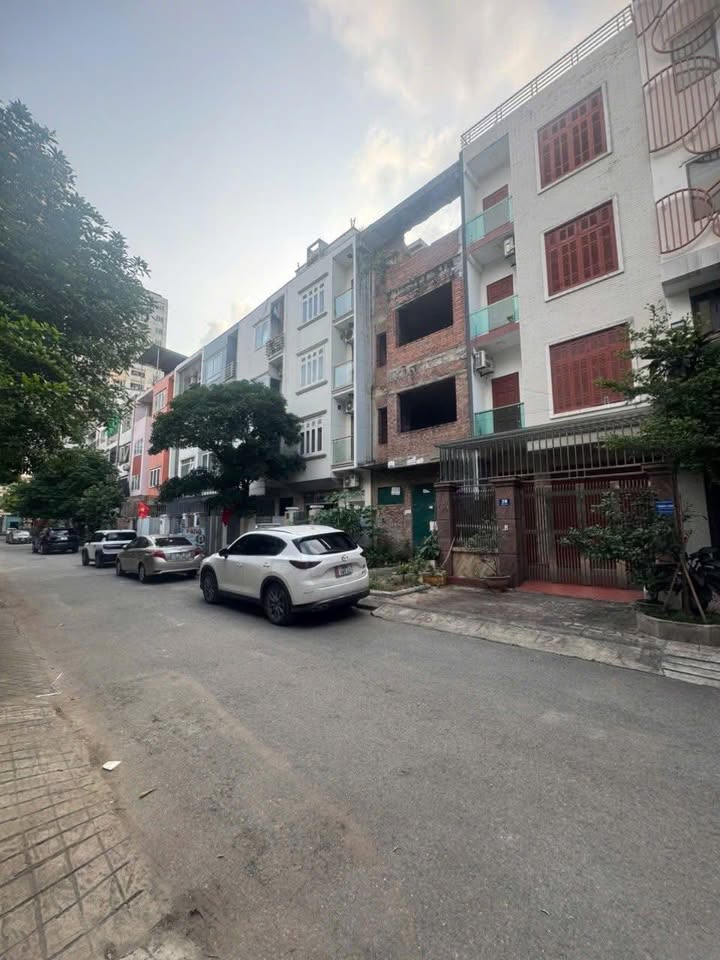 Nhà Liền kề KĐT Văn Khê Hà Đông 82.5m² giá 19 tỷ - Sổ đỏ chính chủ!