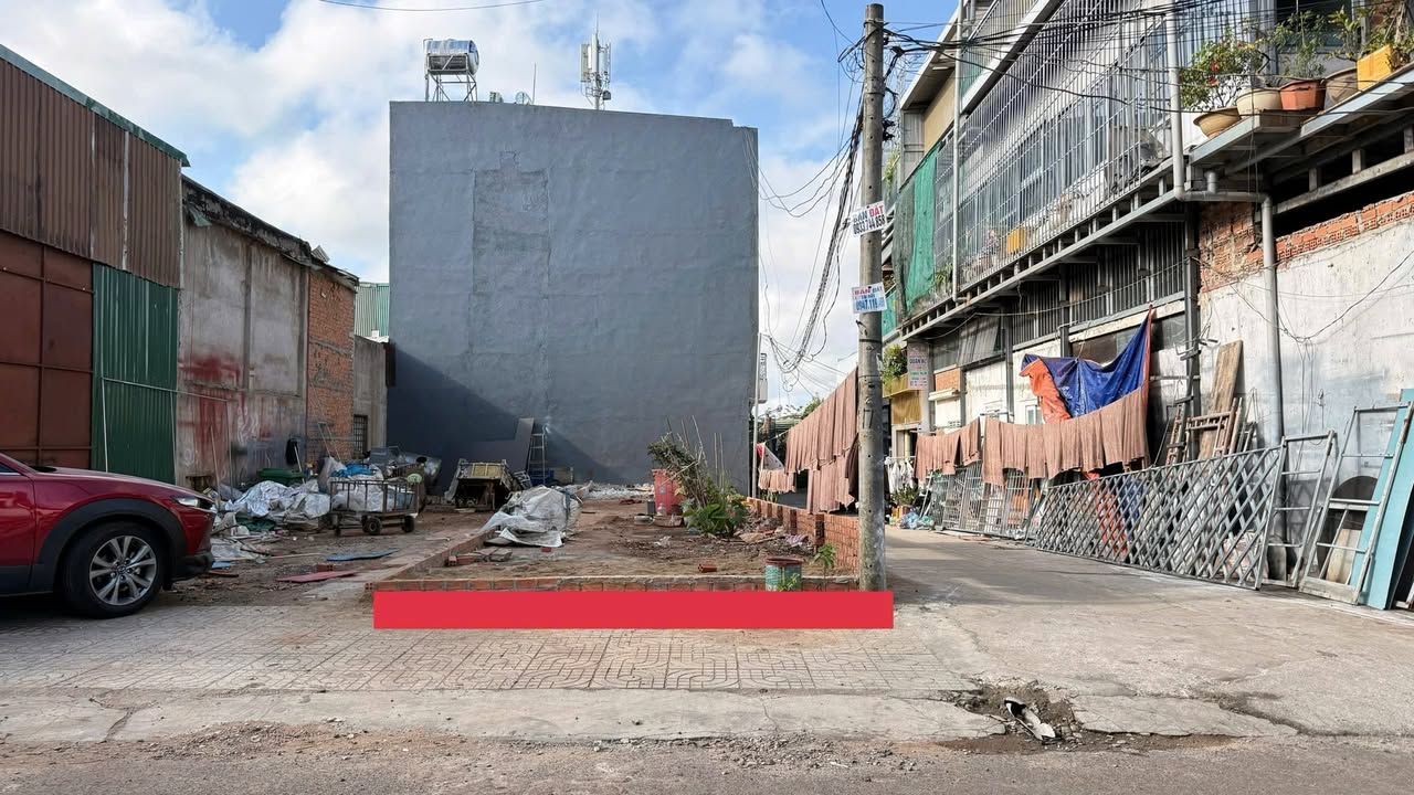 Nhà phố 2 mặt tiền tại Buôn Ma Thuột 71m² giá 4.55 tỷ - Cơ hội kinh doanh tuyệt vời!