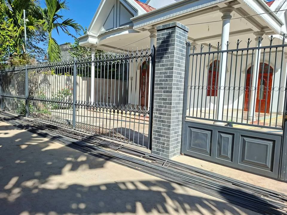 Nhà riêng Bà Rịa - 450m² giá 3.8 tỷ - Chính chủ, sổ đỏ sẵn!