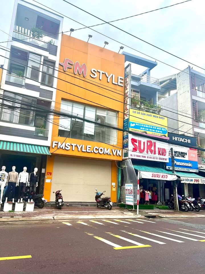 Cho thuê mặt tiền Quang Trung, Quảng Ngãi 3 tầng - Thích hợp cho kinh doanh