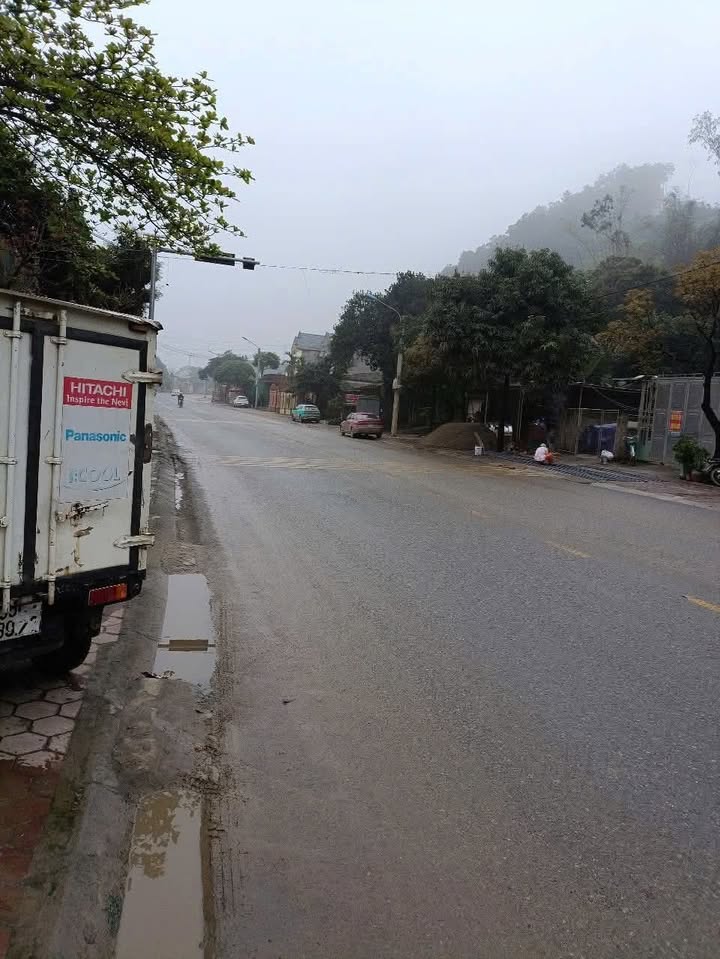 Đất mặt đường Quốc lộ 12B, Tân Bình, 207.8m² - Giá chỉ 1 tỷ, cơ hội đầu tư tuyệt vời!