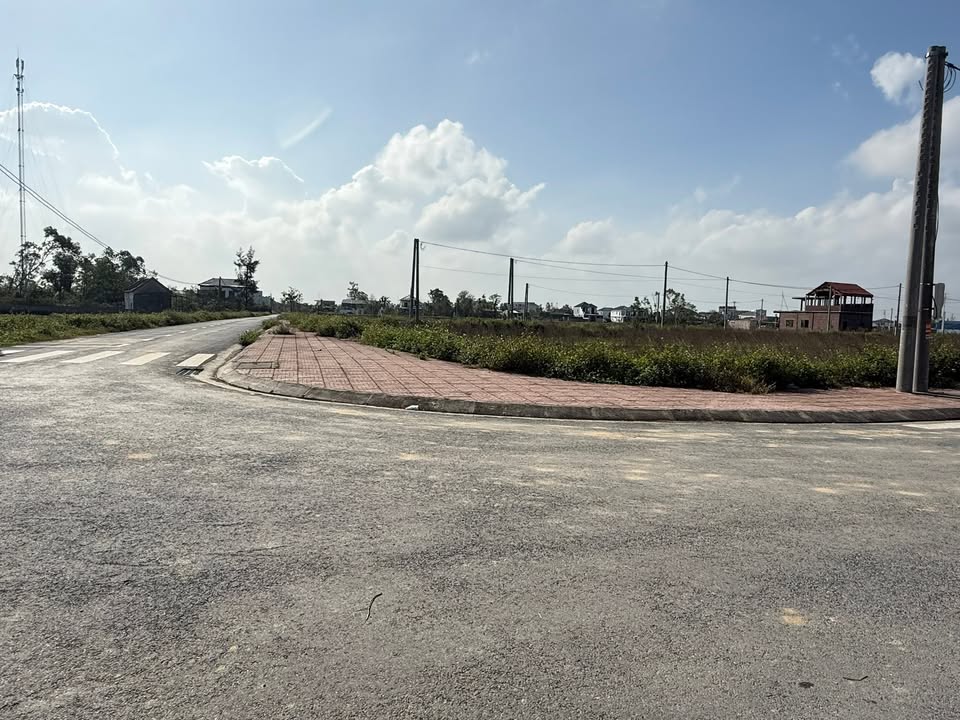 Đất đấu giá Nghi Phong 140m² giá 5 tỷ - Lô góc hai mặt tiền đắc địa!