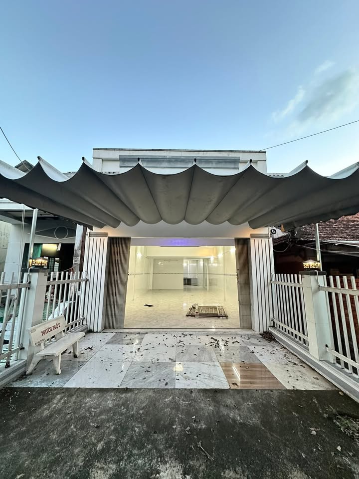 Nhà riêng tại Mỹ Thạnh, Long Xuyên 154m² giá 1 tỷ - Sân đậu ô tô rộng rãi!